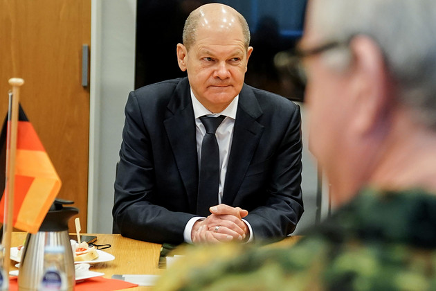 German Chancellor Olaf Scholz is shown at the Bundeswehr Operations Command.